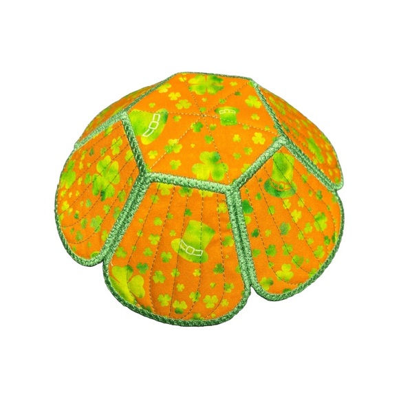 Hand Crafted Basket Center Piece Bowl Quilted 8 round x 3 in tall Shamrock - Picture 5 of 15